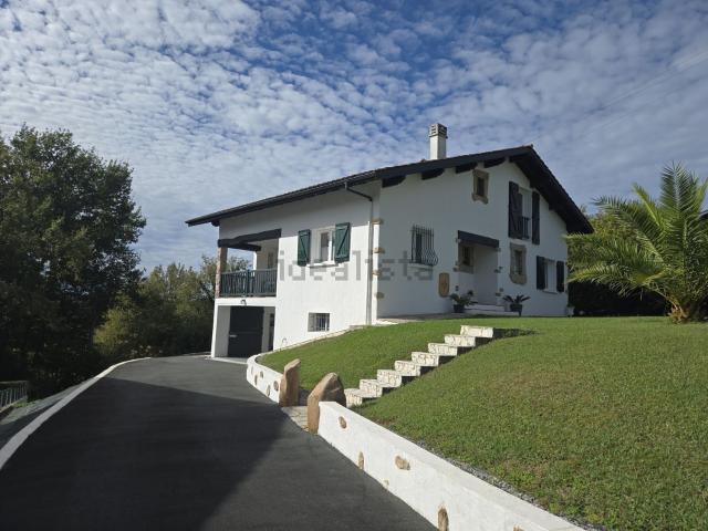 Maison vente à Lapurdi, Saint-Pée-sur-Nivelle