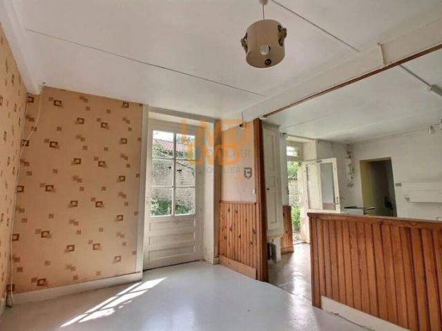 Maison vente à Saint-Jean-d'Angély, Les Touches-de-périgny