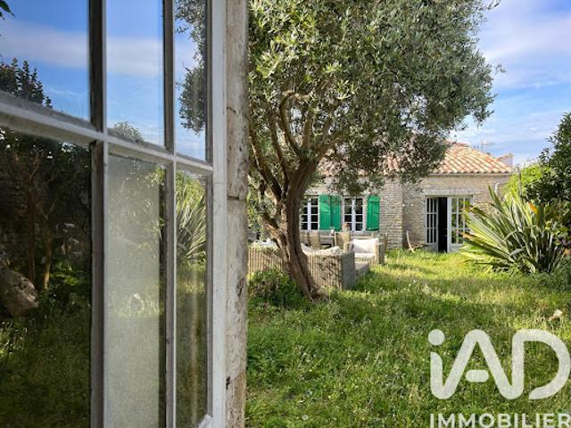 Maison vente à La Rochelle, Loix