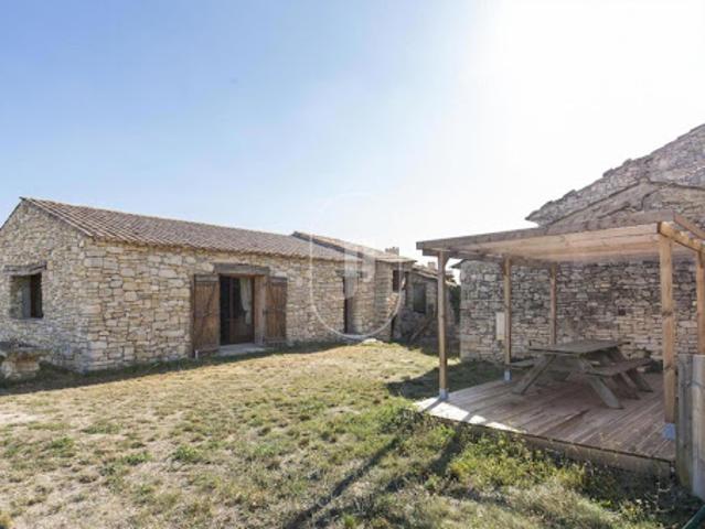 Maison vente à Apt, Murs