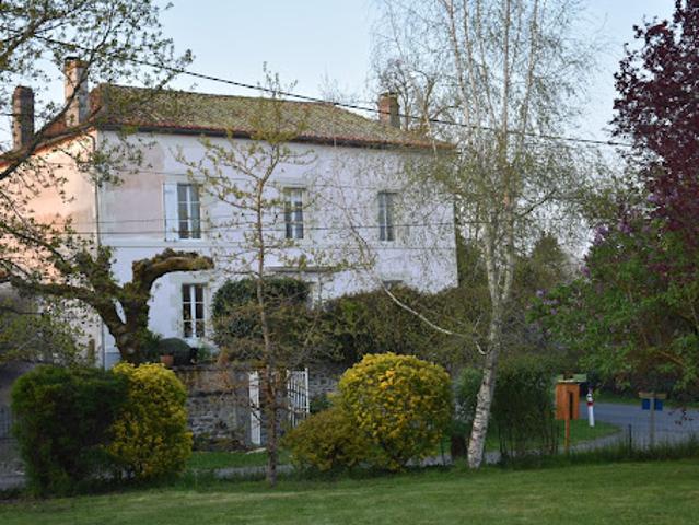Maison vente à Mouzon, Charente