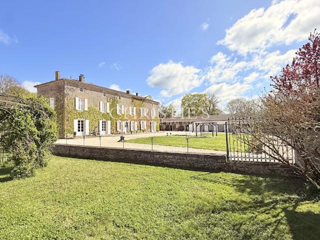 Maison vente à Confolens, Aigre