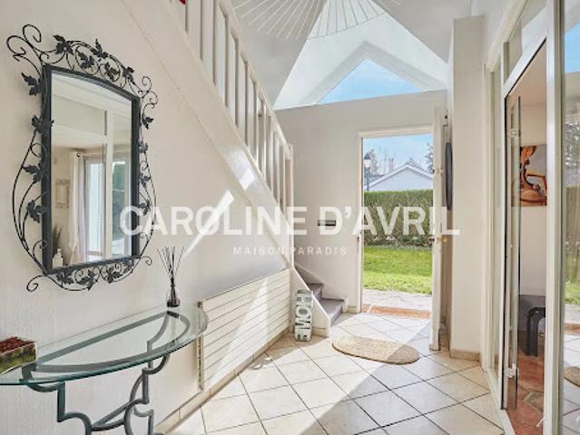 Maison vente à Versailles, Plaisir