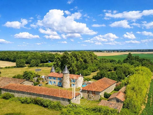 Maison vente à Montmorillon, Civray