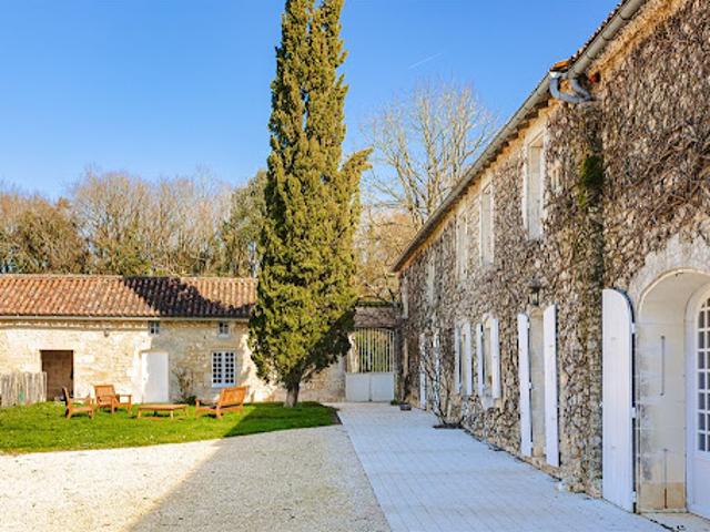 Maison vente à Saint-Jean-d'Angély, Saint-savinien