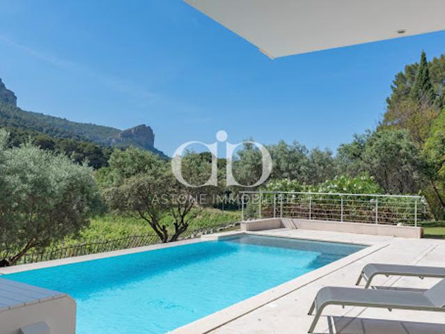 Maison vente à Marseille, Cassis