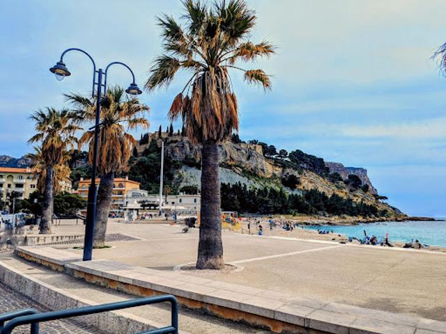 Maison vente à Marseille, Cassis