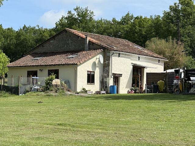 Maison vente à Angoulême, Combiers