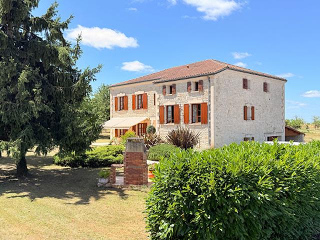 Maison vente à Angoulême, Aignes-et-puypéroux