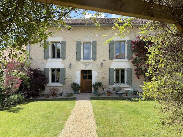 Maison vente à Nontron, Léguillac-de-cercles