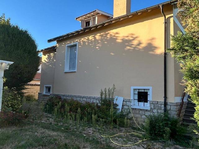 Maison location à Les Giroux, Charnay-lès-Mâcon