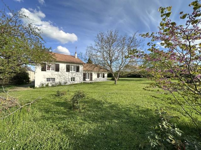 Maison vente à Bressuire, Missé