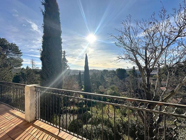 Maison vente à Aix-en-Provence, Saint-marc-jaumegarde