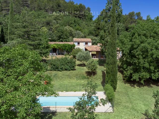 Maison vente à Apt, Ménerbes