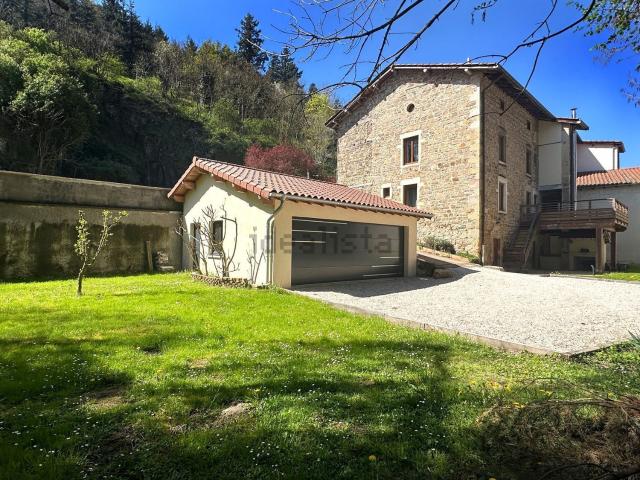 Maison vente à Le Haut de la Ville, Beaujeu