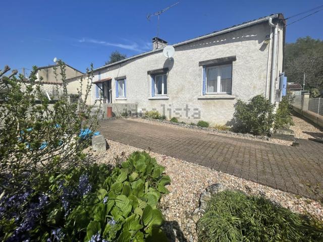 Maison vente à Céroume, Bécheresse
