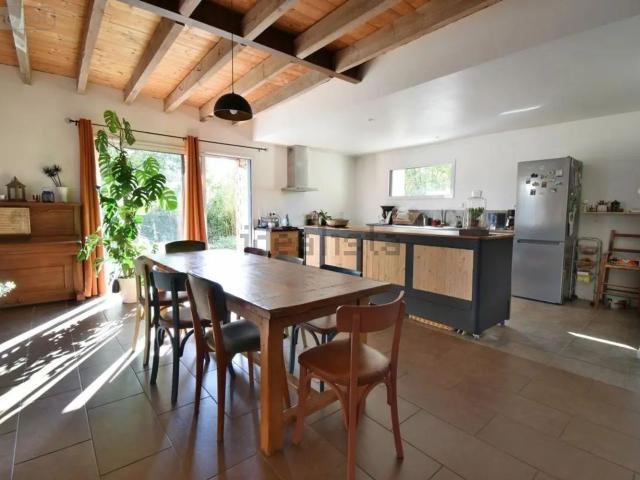 Maison vente à Bourg, Bécon-les-Granits
