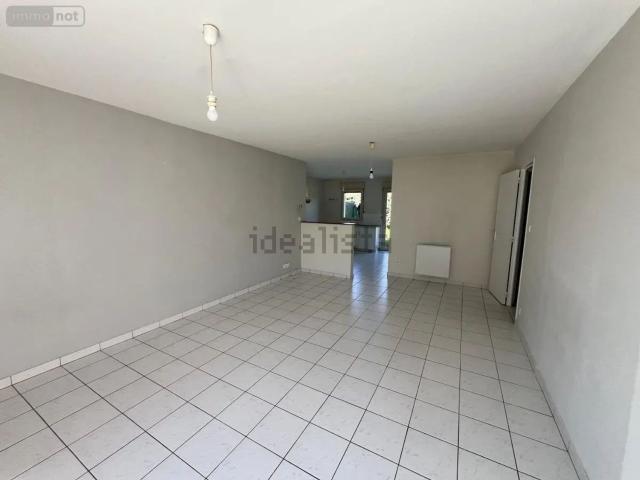 Maison vente à Bourg, Bécon-les-Granits