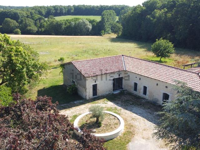 Maison vente à Berneuil, Charente