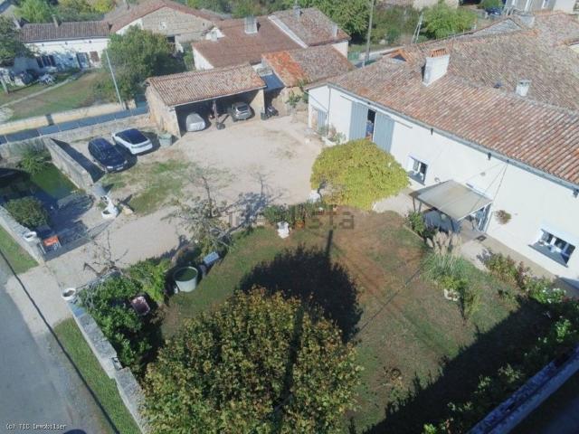 Maison vente à La Lizaubière, Blanzay