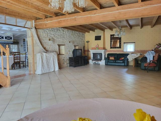 Maison vente à La Bourrelière, Saint-Genis-de-Saintonge