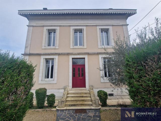 Maison vente à Angoulême, Montmoreau-saint-cybard