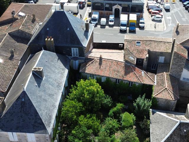 Maison vente à Niort, Mellé