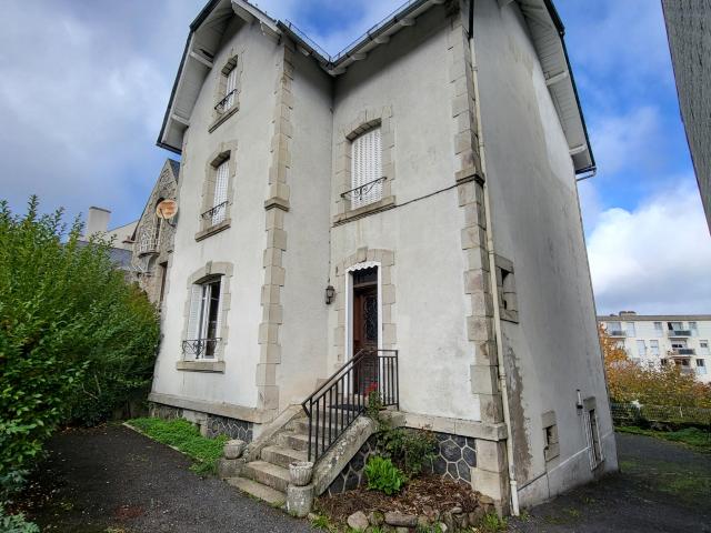 Maison vente à Mauriac, Riom-ès-montagnes