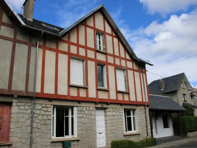 Maison vente à Mauriac, Riom-ès-montagnes
