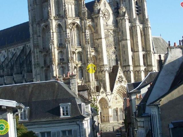 Maison vente à Bourges, Cher