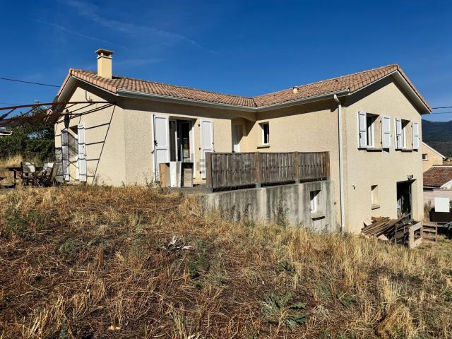 Maison vente à Mantelin, Brossainc
