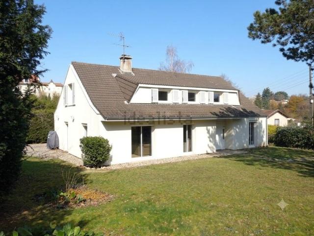 Maison location à Le Bourg, Caluire-et-Cuire