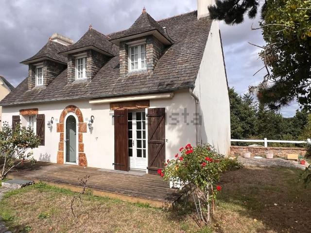 Maison vente à Kergroaz, Plounévézel