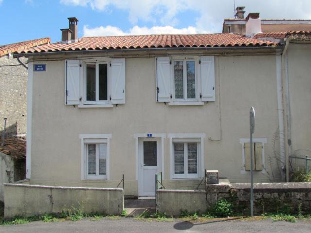 Maison vente à Confolens, Courcôme