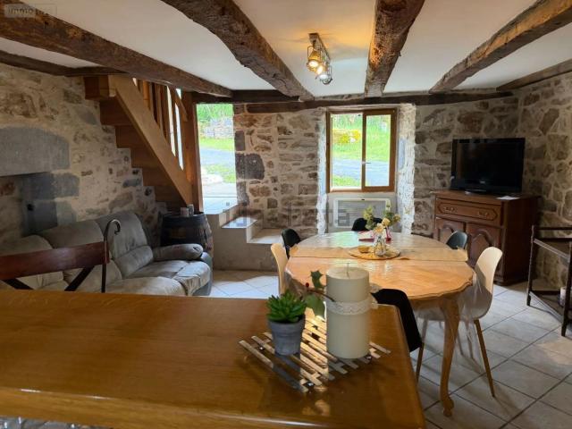 Maison vente à Chalvignac, Cantal