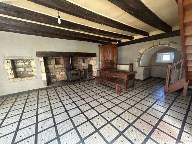 Maison vente à Chalvignac, Cantal