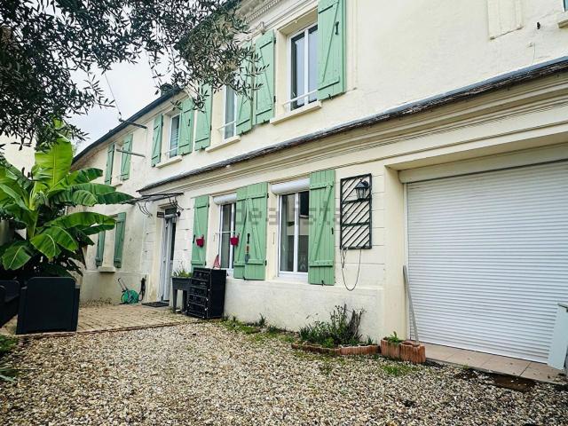 Maison vente à Larrue, Chamigny