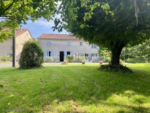 Maison vente à Champagne-Mouton, Charente