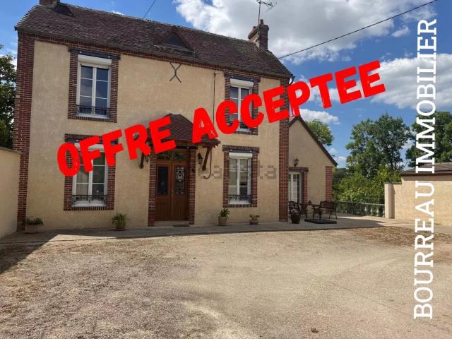 Maison vente à Le Grand Longueron, Champlay