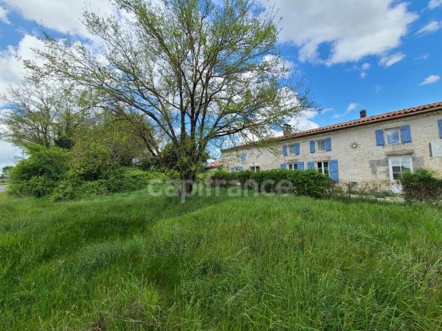 Maison vente à Saint-Jean-d'Angély, La Brousse