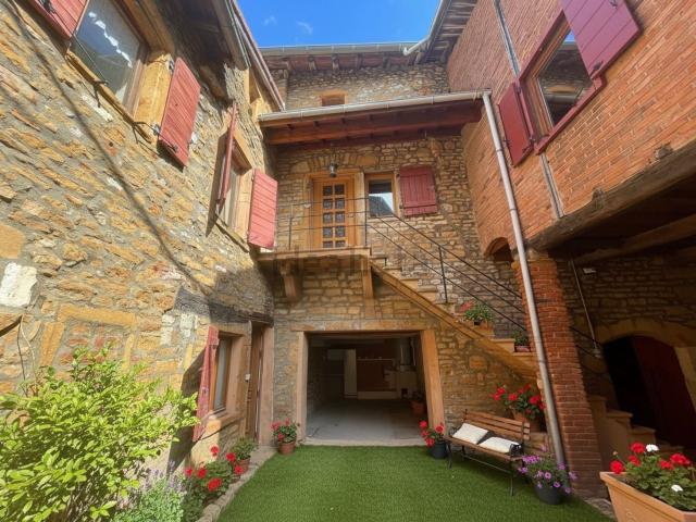 Maison vente à Pointboeuf, Charnay
