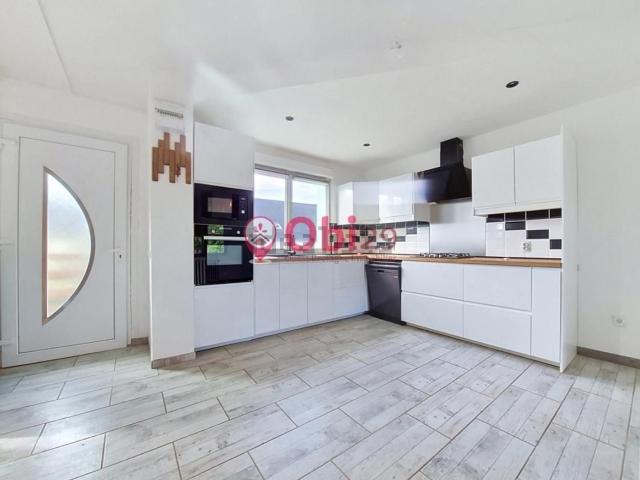 Maison vente à Penn ar Roz, Châteauneuf-du-Faou