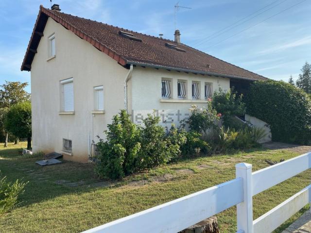 Maison vente à Châteauneuf-la-Forêt, Haute-Vienne