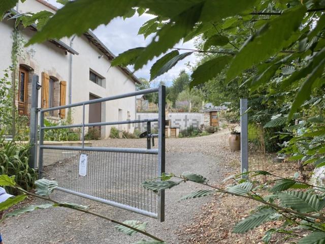 Maison vente à Tronche, Châteauneuf-la-Forêt
