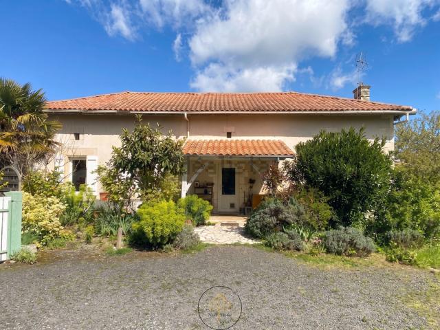 Maison vente à Châtignac, Charente
