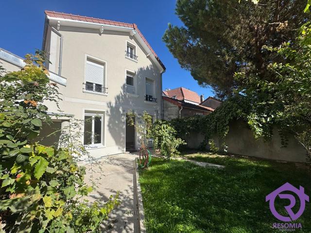 Maison vente à Quartier Les Hauts d'Issy / Les Epinettes / Le Fort, Issy-les-Moulineaux