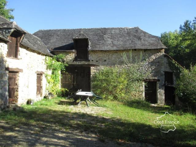 Maison vente à Coly, Coly-Saint-Amand