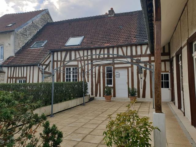 Maison vente à Centre Ville, Compiègne