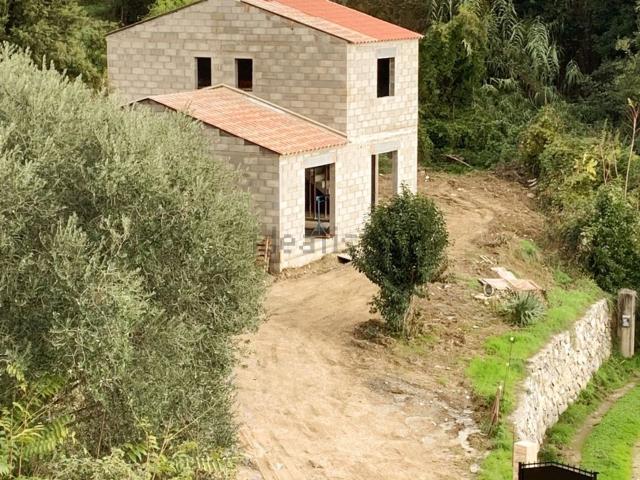 Maison vente à Les Ayas, Contes