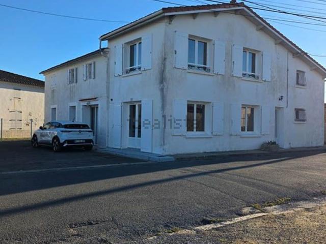 Maison location à Le Bois Forat, Corme-Royal